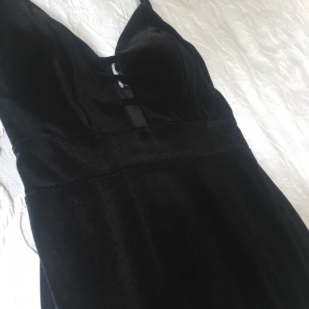 Velvet Midi Dress - Picture 5 of 6